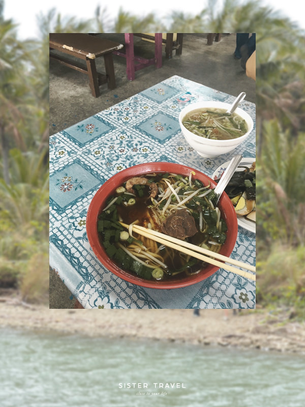 屏東滿州景點 ▏佳樂水茶山吊橋-沙灘和海連成一線,橋下獨木舟漫遊景致 - 第18張圖