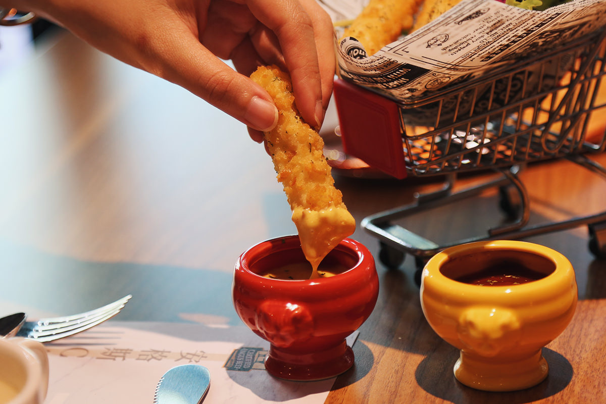 新北美食|永騰熟成牛排館-從主餐驚艷到甜點回味無窮,五星級食材平價牛排館 - 第16張圖