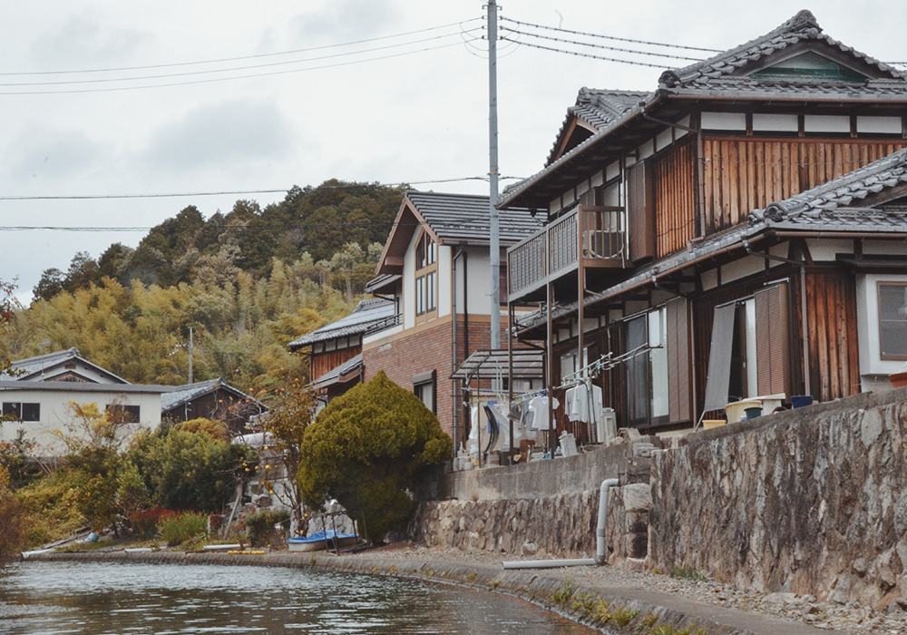 日本滋賀景點|八幡堀めぐり遊船欣賞湖中紅楓,近江八幡交通、景點與必買伴手禮推薦|近江八幡一日散策 - 第22張圖