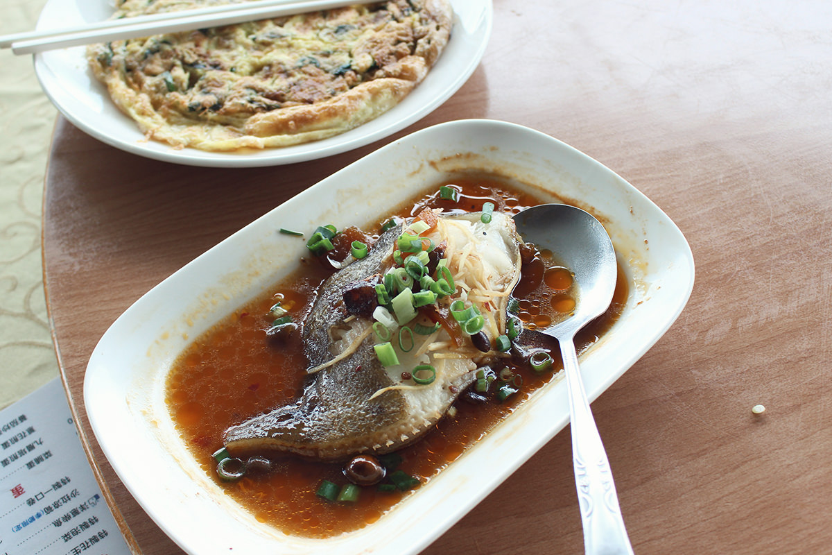 官田美食|嘉南高爾夫球場景觀餐廳,270度環景視野,一邊用餐一邊欣賞打高爾夫球 - 第20張圖