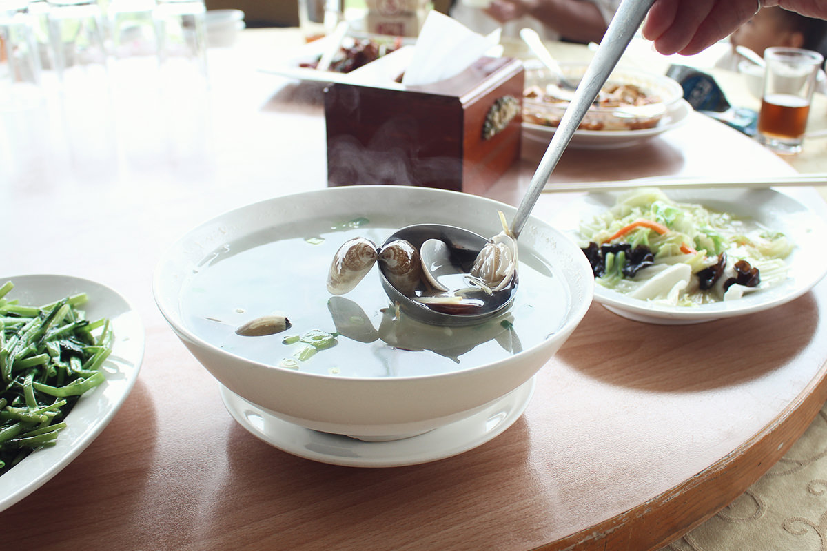 官田美食|嘉南高爾夫球場景觀餐廳,270度環景視野,一邊用餐一邊欣賞打高爾夫球 - 第21張圖
