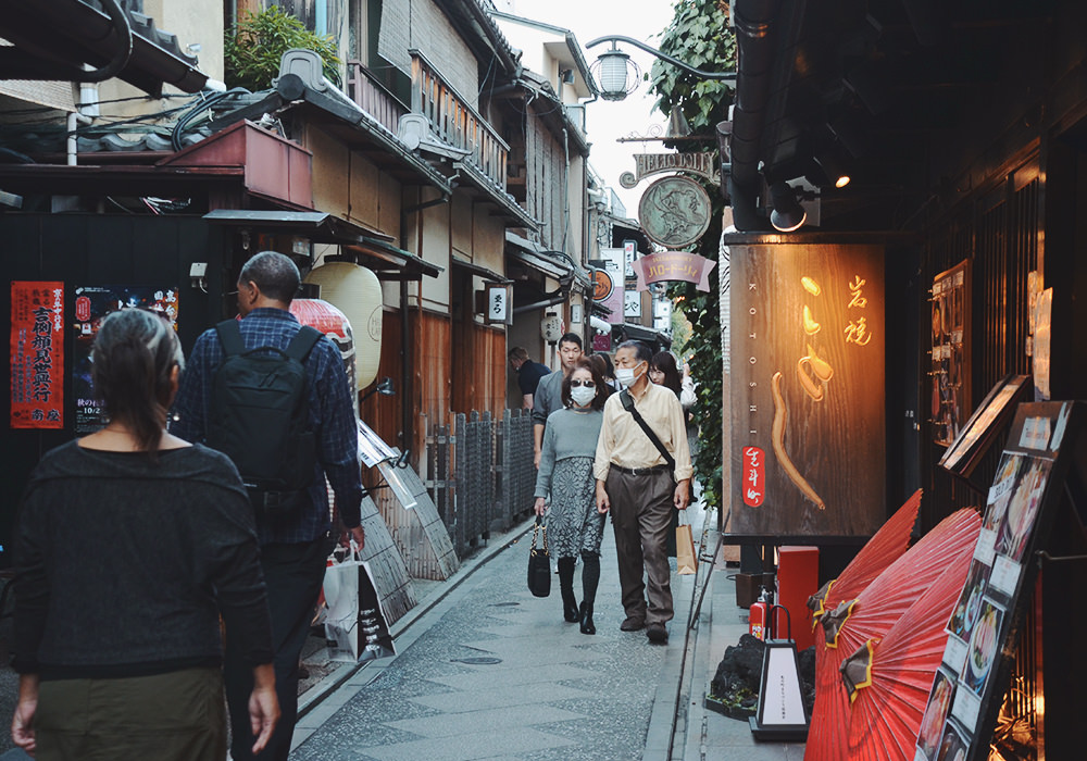 京都景點|漫步鴨川河畔,京都隱藏版花街「先斗町」,沿路充滿純樸京都風情|先斗町一日散步路線 - 第19張圖