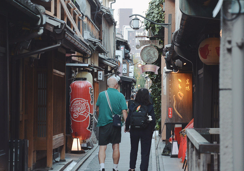 京都景點|漫步鴨川河畔,京都隱藏版花街「先斗町」,沿路充滿純樸京都風情|先斗町一日散步路線 - 第20張圖